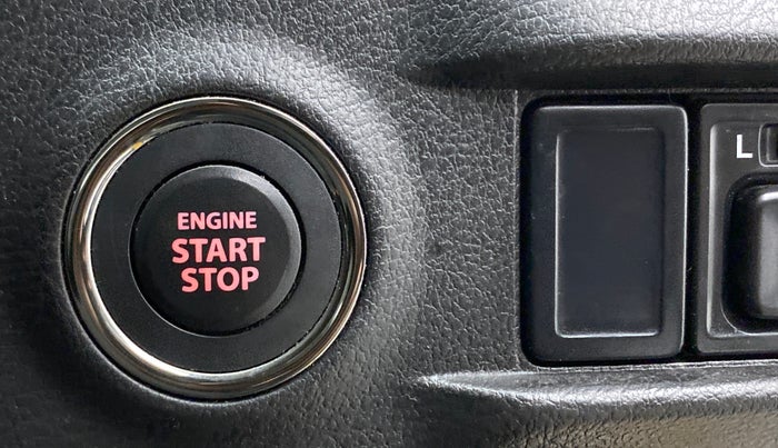 2018 Maruti Vitara Brezza ZDI PLUS AT DUAL TONE, Diesel, Automatic, 32,567 km, Keyless Start/ Stop Button