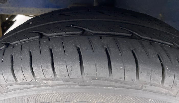 2013 Hyundai Eon ERA PLUS, Petrol, Manual, 47,424 km, Left Front Tyre Tread