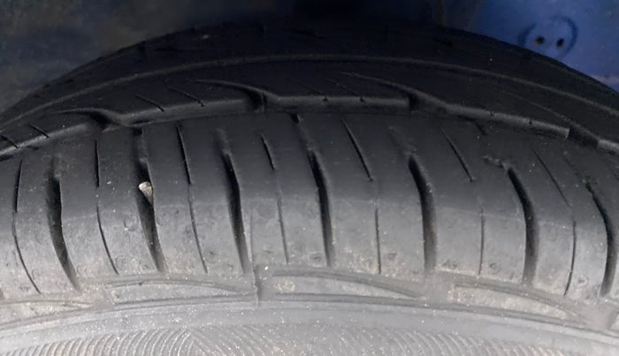 2013 Hyundai Eon ERA PLUS, Petrol, Manual, 47,424 km, Right Front Tyre Tread
