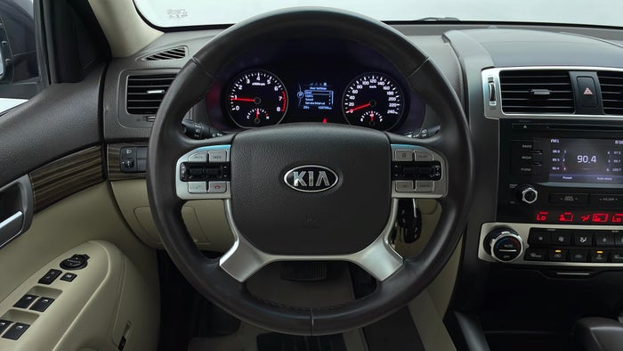 KIA MOHAVE-Steering Wheel Close-up