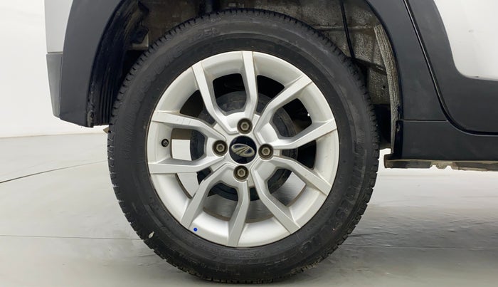 2020 Mahindra KUV 100 NXT K8 6 STR, Petrol, Manual, 27,973 km, Right Rear Wheel