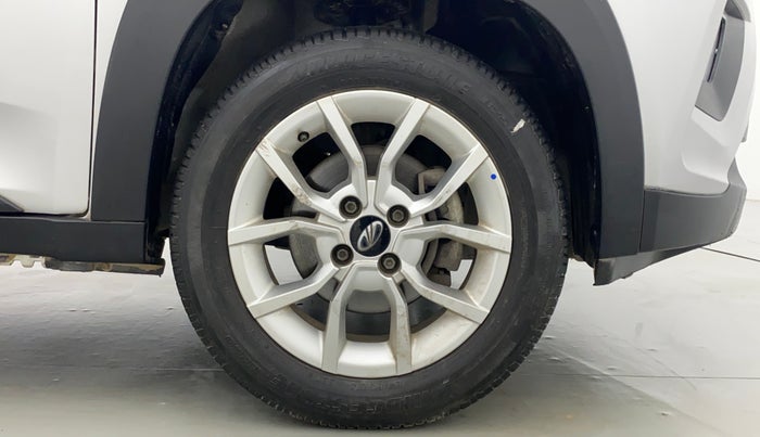 2020 Mahindra KUV 100 NXT K8 6 STR, Petrol, Manual, 27,973 km, Right Front Wheel