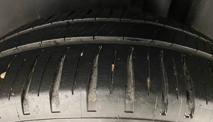 2019 Maruti Ciaz DELTA 1.5 SHVS VVT MT, Petrol, Manual, 29,219 km, Left Rear Tyre Tread