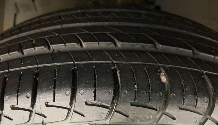 2019 Maruti Ciaz DELTA 1.5 SHVS VVT MT, Petrol, Manual, 29,219 km, Left Front Tyre Tread