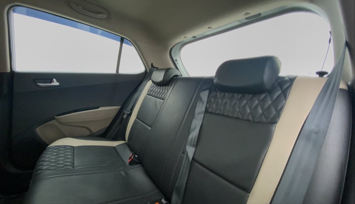 2016 Hyundai Grand i10 ASTA 1.2 AT VTVT, Petrol, Automatic, 34,515 km, Right Side Rear Door Cabin