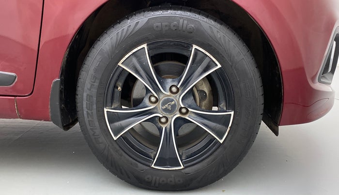 2015 Hyundai Grand i10 ASTA 1.2 AT VTVT, Petrol, Automatic, 65,491 km, Right Front Wheel