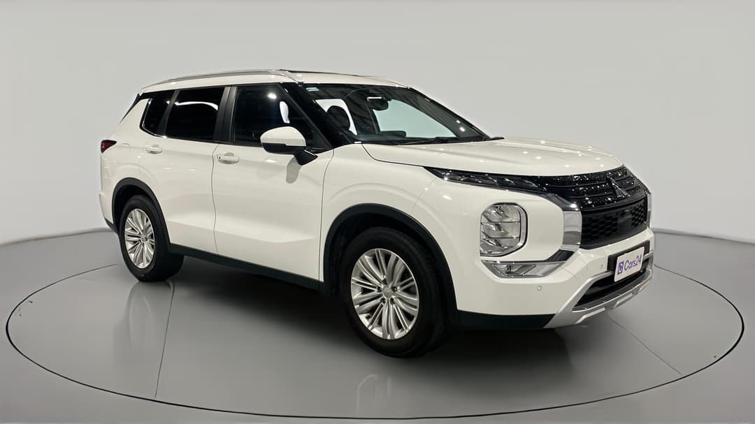 2023 Mitsubishi Outlander Ls 7 Seat (AWD), Automatic, 47740 km, Right Front Diagonal (45- Degree) View