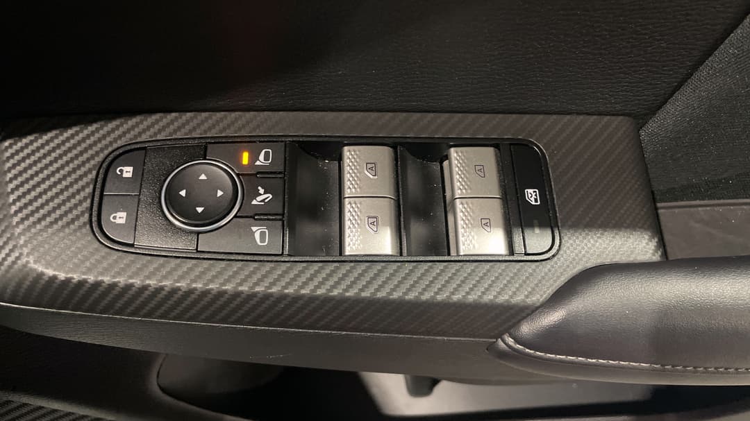 2023 Mitsubishi Outlander Ls 7 Seat (AWD), Automatic, 47740 km, Drivers Side Door Panel Controls