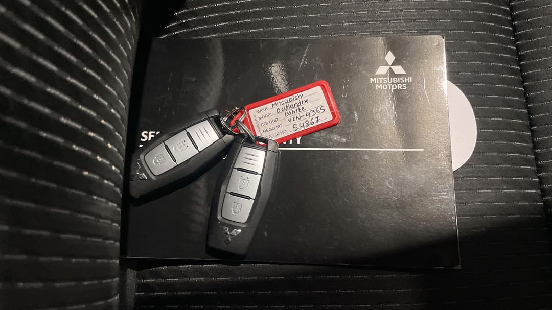 2023 Mitsubishi Outlander Ls 7 Seat (AWD), Automatic, 47740 km, Key Close-up