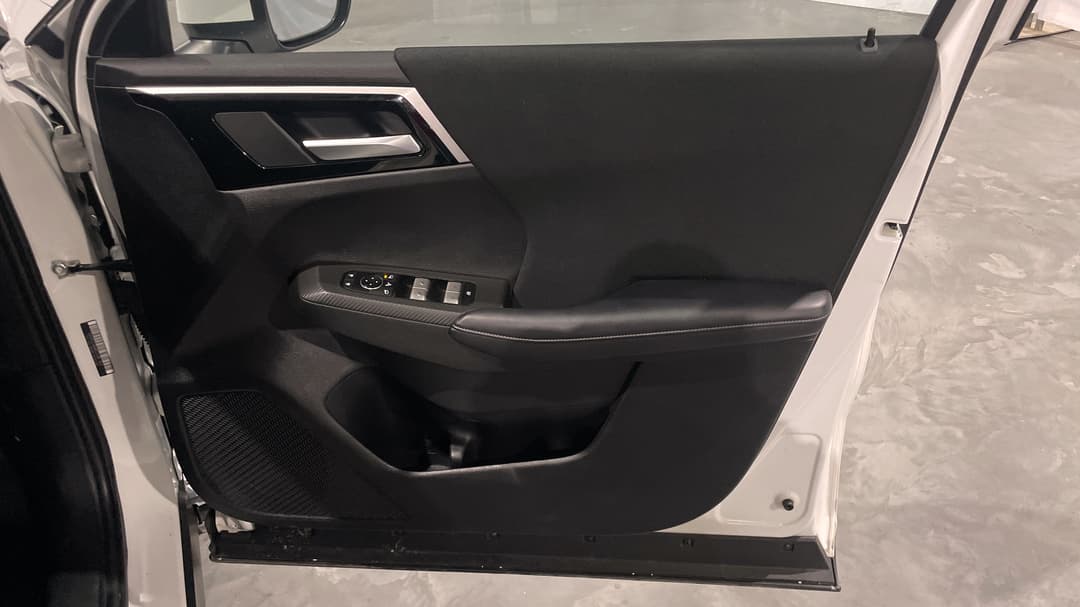 2023 Mitsubishi Outlander Ls 7 Seat (AWD), Automatic, 47740 km, Speaker View