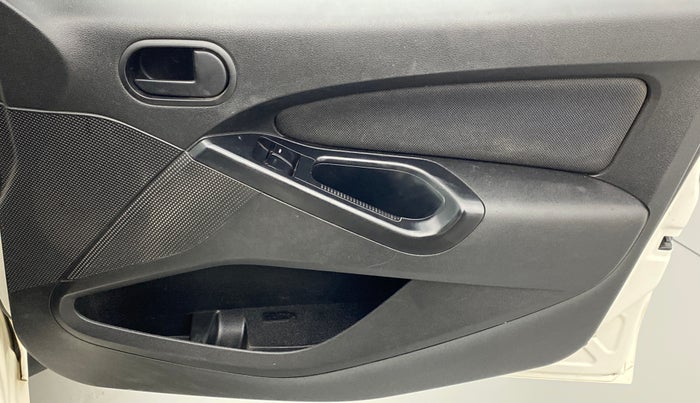 2015 Ford Figo 1.2 EXI DURATEC, Petrol, Manual, 26,297 km, Driver Side Door Panels Control