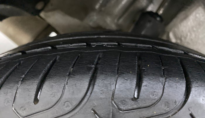 2015 Honda Amaze 1.2 SX MT I VTEC, Petrol, Manual, 79,917 km, Right Rear Tyre Tread