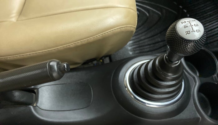 2015 Honda Amaze 1.2 SX MT I VTEC, Petrol, Manual, 79,917 km, Gear Lever