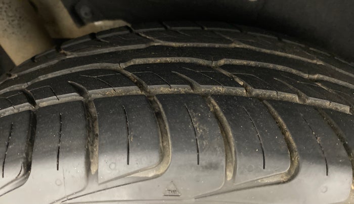 2018 Mahindra MARAZZO M2 8 STR, Diesel, Manual, 31,268 km, Right Rear Tyre Tread
