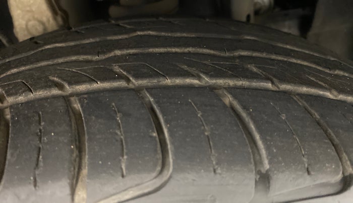 2018 Mahindra MARAZZO M2 8 STR, Diesel, Manual, 31,268 km, Right Front Tyre Tread