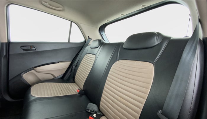 2015 Hyundai Grand i10 MAGNA 1.2 VTVT, Petrol, Manual, 28,553 km, Right Side Rear Door Cabin