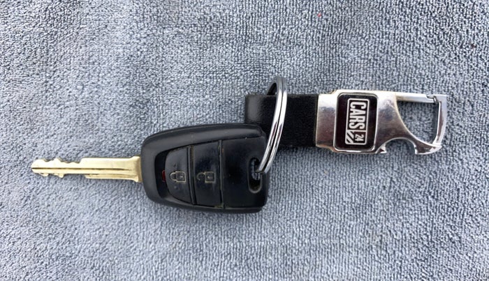2015 Hyundai Grand i10 MAGNA 1.2 VTVT, Petrol, Manual, 28,553 km, Key Close Up