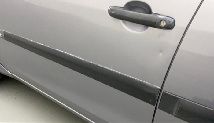 2011 Maruti Ritz VXI, Petrol, Manual, 33,438 km, Front passenger door - Slightly dented