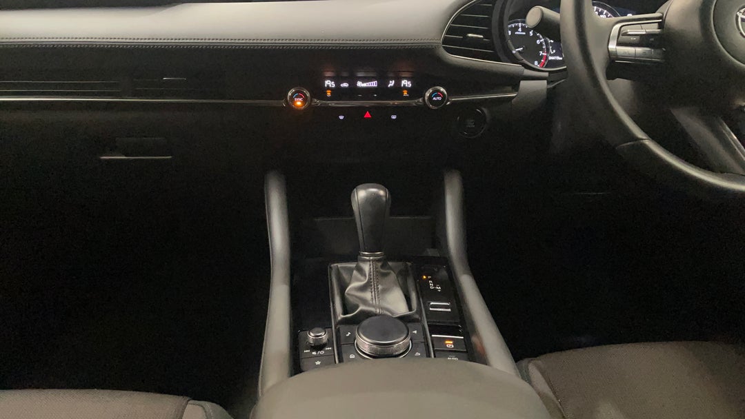 2020 Mazda 3 G20 Evolve, Automatic, 94307 km, Center Console
