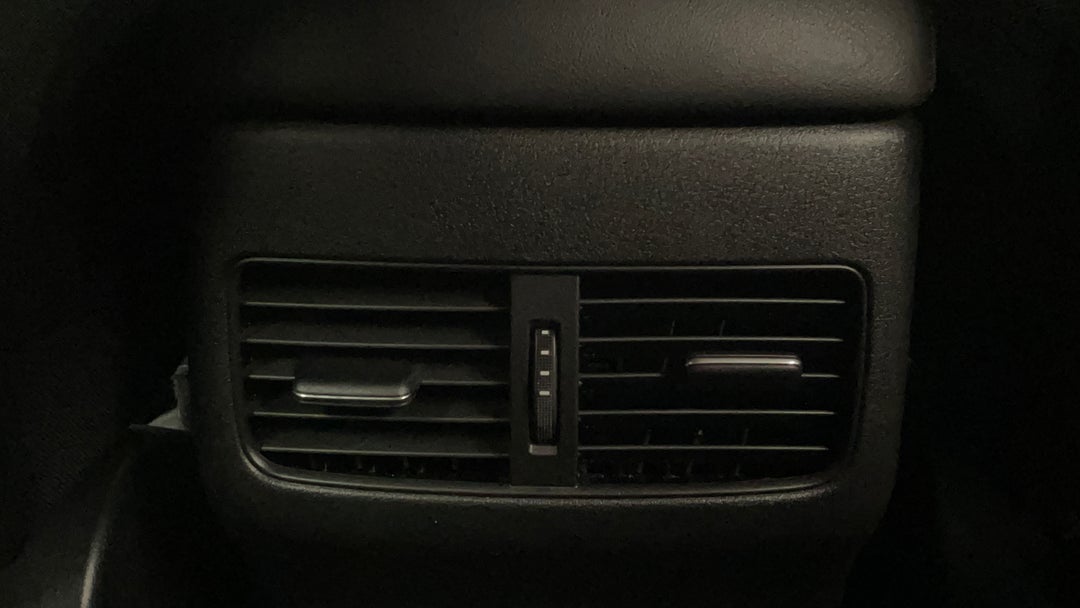 2020 Mazda 3 G20 Evolve, Automatic, 94307 km, Rear A/C Vent