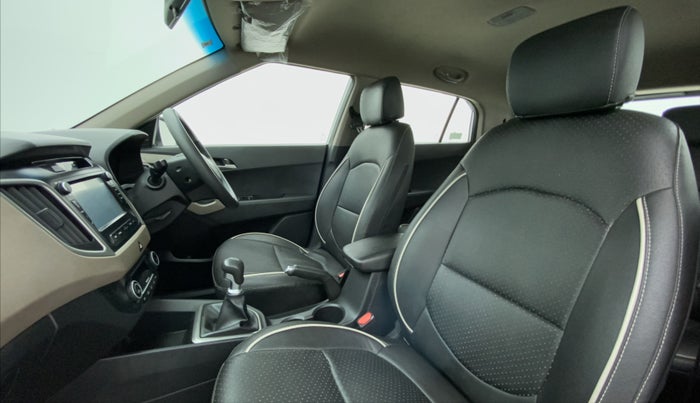 2017 Hyundai Creta 1.6 SX PLUS PETROL, Petrol, Manual, 26,957 km, Right Side Front Door Cabin