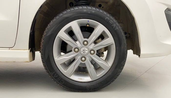 2014 Maruti Wagon R Stingray VXI, Petrol, Manual, 54,124 km, Right Front Wheel