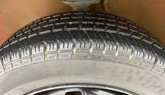 2014 Maruti Alto K10 VXI P, Petrol, Manual, 66,025 km, Left Front Tyre Tread