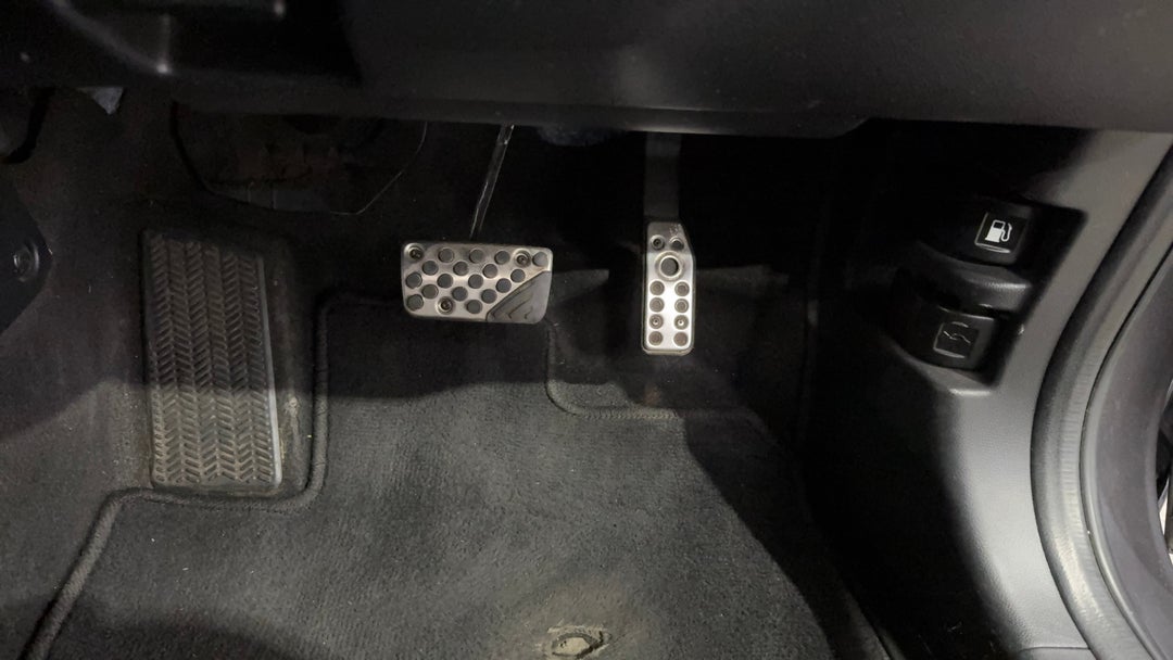 2018 Honda HR-V Rs, Automatic, 64399 km, Pedals and Footmat