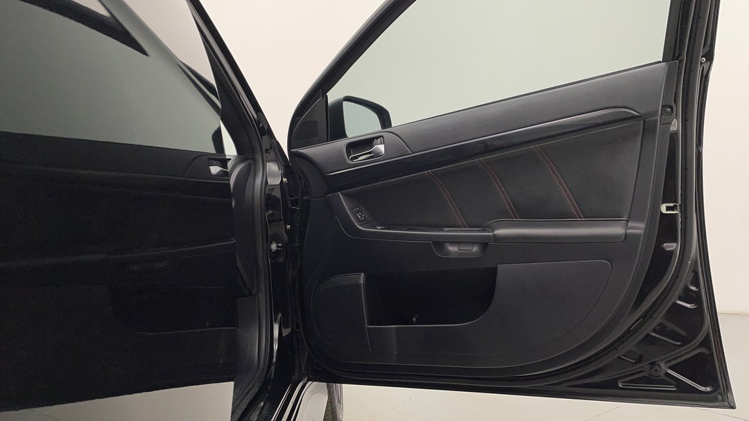 2017 Mitsubishi Lancer Black Edition (es), Automatic, 46552 km, Speaker View