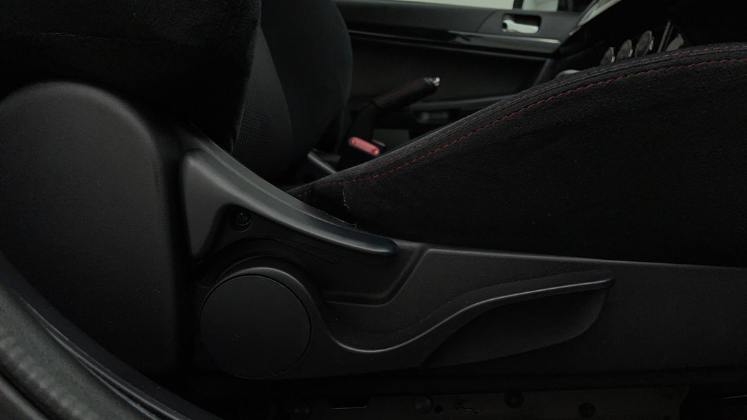 2017 Mitsubishi Lancer Black Edition (es), Automatic, 46552 km, Drivers Side Adjustment Panel