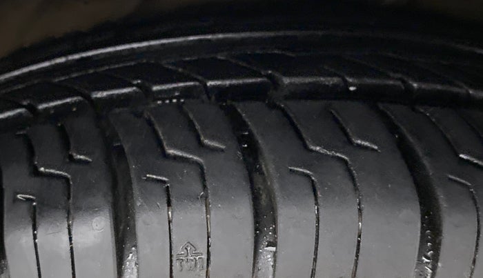 2015 Hyundai i10 SPORTZ 1.1 IRDE2, Petrol, Manual, 53,110 km, Right Front Tyre Tread