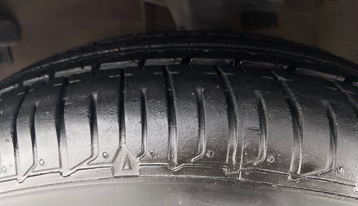 2015 Hyundai i10 MAGNA 1.1 IRDE2, Petrol, Manual, 15,478 km, Left Front Tyre Tread