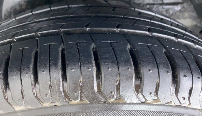 2014 Hyundai i20 SPORTZ 1.2 VTVT, Petrol, Manual, 65,518 km, Left Rear Tyre Tread
