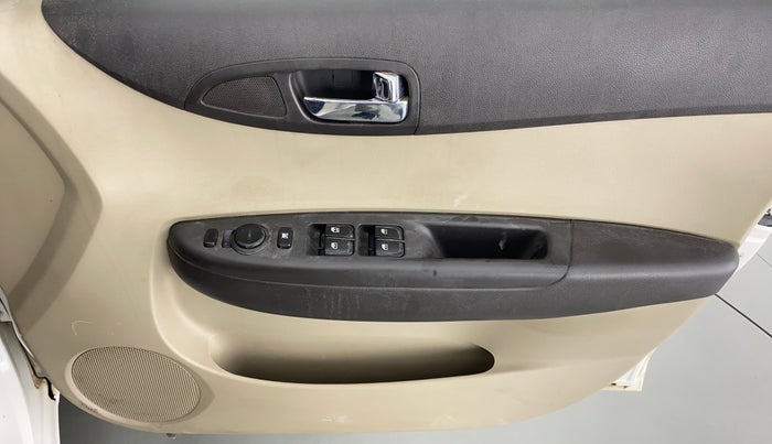 2014 Hyundai i20 SPORTZ 1.2 VTVT, Petrol, Manual, 65,518 km, Driver Side Door Panels Control
