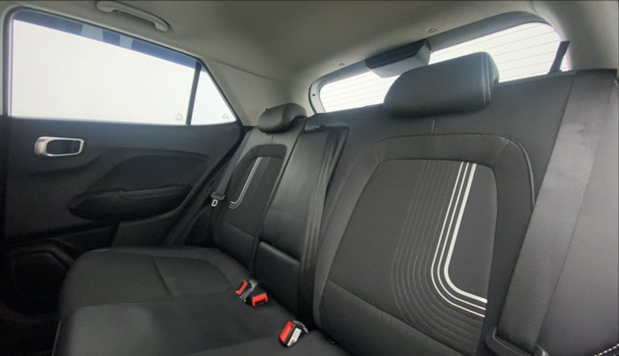 2021 Hyundai VENUE SX(O) CRDi, Diesel, Manual, 32,191 km, Right Side Rear Door Cabin