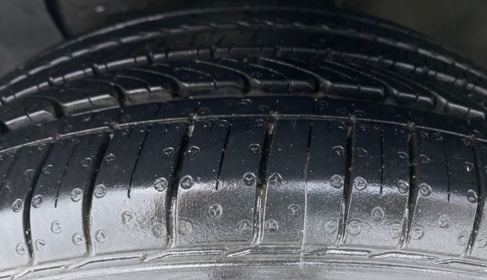 2015 Hyundai Elite i20 ASTA 1.2, Petrol, Manual, 45,812 km, Left Front Tyre Tread