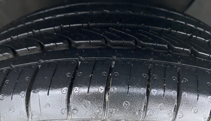 2015 Hyundai Elite i20 ASTA 1.2, Petrol, Manual, 45,812 km, Right Front Tyre Tread