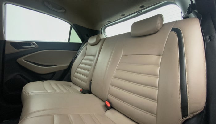 2015 Hyundai Elite i20 ASTA 1.2, Petrol, Manual, 45,812 km, Right Side Rear Door Cabin