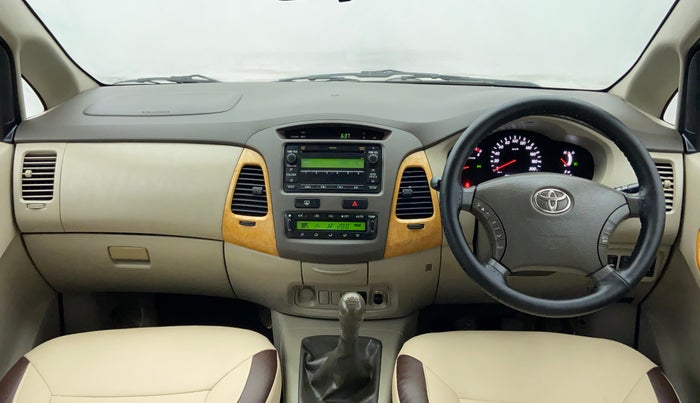 2009 Toyota Innova 2.5 V 8 STR, Diesel, Manual, 1,02,616 km, Dashboard View