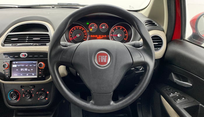 2018 Fiat URBAN CROSS EMOTION MULTIJET 1.3, Diesel, Manual, 36,952 km, Steering Wheel Close Up