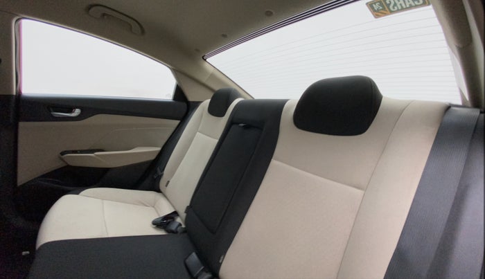 2018 Hyundai Verna 1.4 EX PETROL, Petrol, Manual, 62,102 km, Right Side Rear Door Cabin