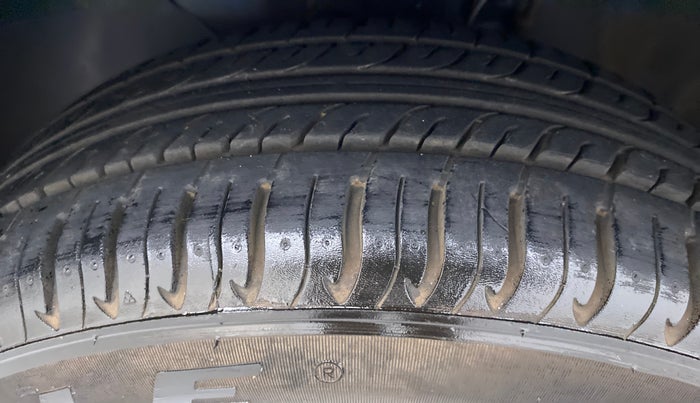 2019 Hyundai Elite i20 1.2 MAGNA PLUS VTVT, Petrol, Manual, 50,460 km, Left Front Tyre Tread