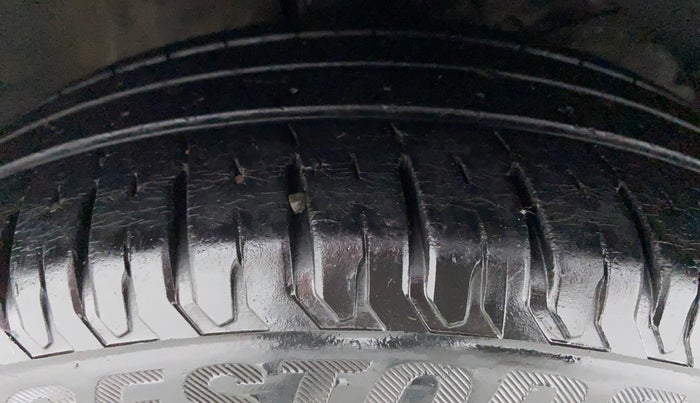 2018 Maruti Dzire ZDI Plus, Diesel, Manual, 39,204 km, Right Front Tyre Tread