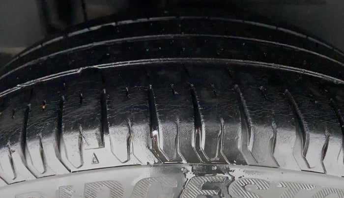2018 Maruti Dzire ZDI Plus, Diesel, Manual, 39,204 km, Right Rear Tyre Tread