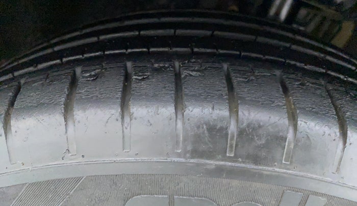 2017 Volkswagen Polo HIGHLINE PLUS 1.2L PETROL, Petrol, Manual, 17,159 km, Left Front Tyre Tread