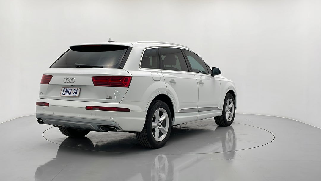 Right Back Diagonal (45- Degree) View