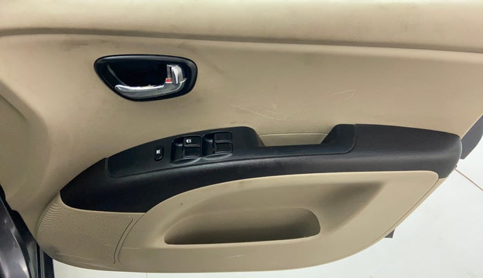2014 Hyundai i10 SPORTZ 1.1 IRDE2, Petrol, Manual, 75,968 km, Driver Side Door Panels Controls