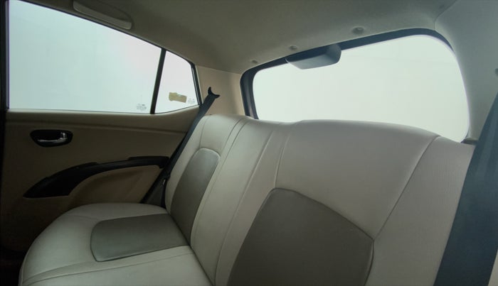2014 Hyundai i10 SPORTZ 1.1 IRDE2, Petrol, Manual, 75,968 km, Right Side Door Cabin View