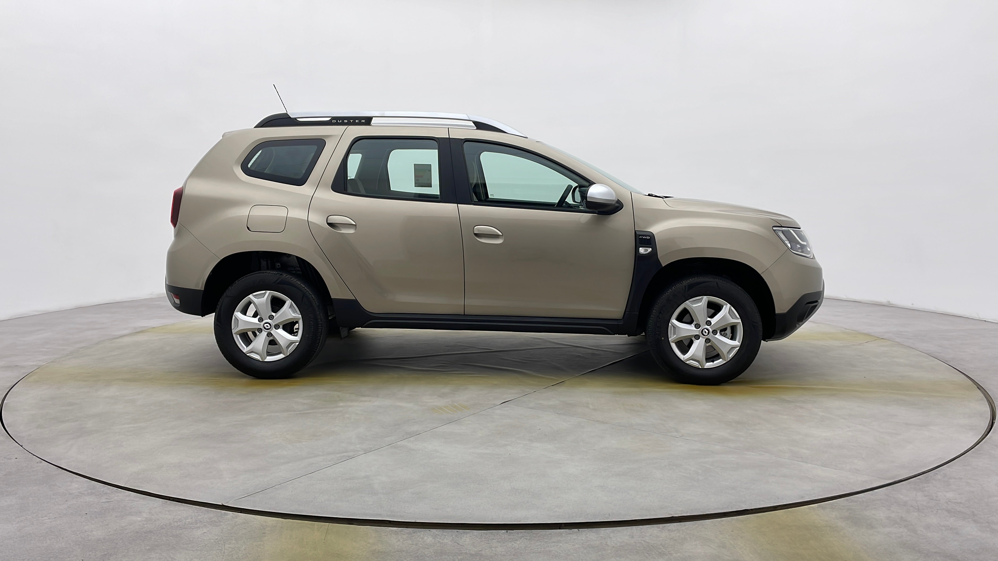 Renault Duster-Right Side View