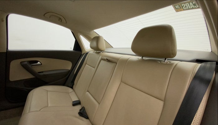 2012 Volkswagen Vento HIGHLINE DIESEL 1.6, Diesel, Manual, 1,19,488 km, Right Side Rear Door Cabin
